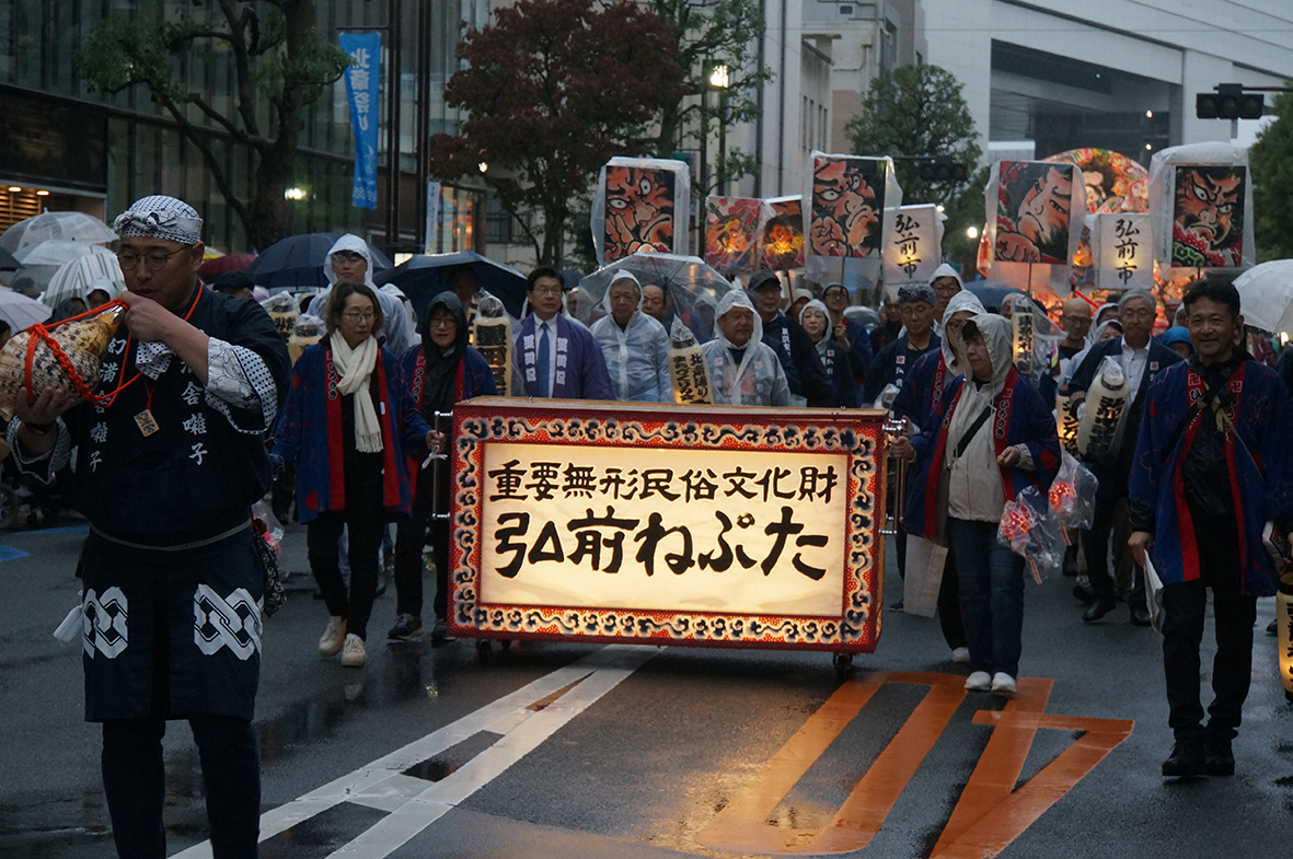 ねぷた運行2